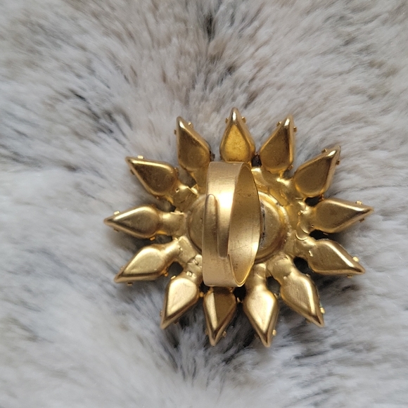 Jewelled Statement Ring - Picture 3 of 6